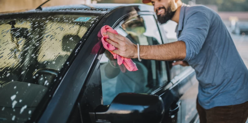 Vai lavar o carro em casa? Aprenda agora a maneira correta!