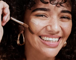 Você está lavando o seu pincel de maquiagem errado! 5 dicas infalíveis