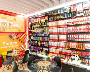 Condor leva a magia da infância à Escolar Office Brasil com a linha de pincéis escolares e licenciados exclusivos