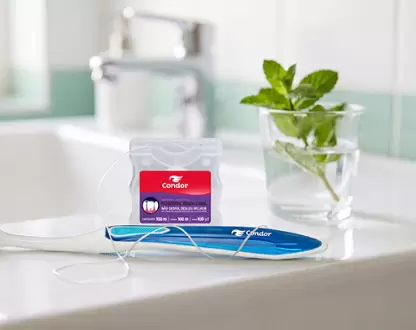 Fio dental: por que ele é tão importante quanto a escova de dentes?
