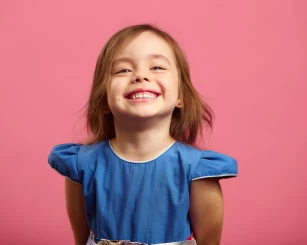 Condor alerta sobre o uso correto do gel dental infantil e explica a importância do flúor